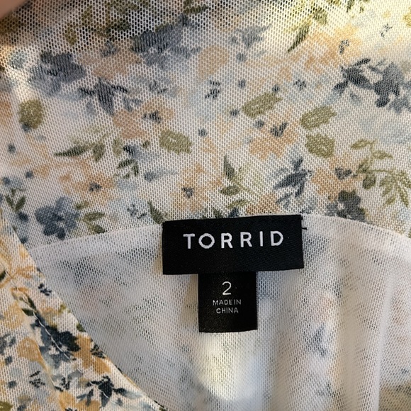 NWT Torrid stretch mesh ruched top, Torrid size 2 - Picture 6 of 7